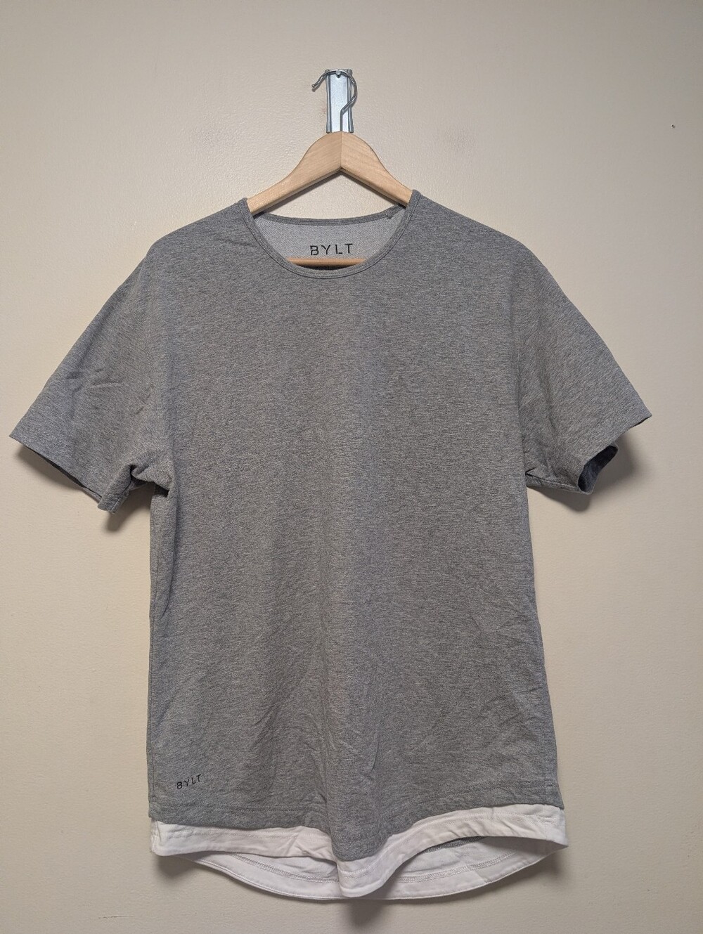 BYLT Basics Drop-Cut Shirt Gray White Layered Hem Men’s